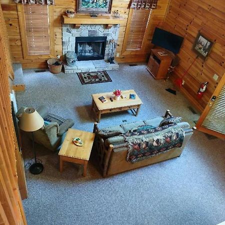 Beautiful 2 Bed Cabin With Hot Tub And Resort Pool Sevierville Luaran gambar