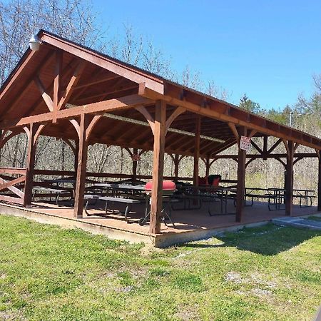 Beautiful 2 Bed Cabin With Hot Tub And Resort Pool Sevierville Luaran gambar