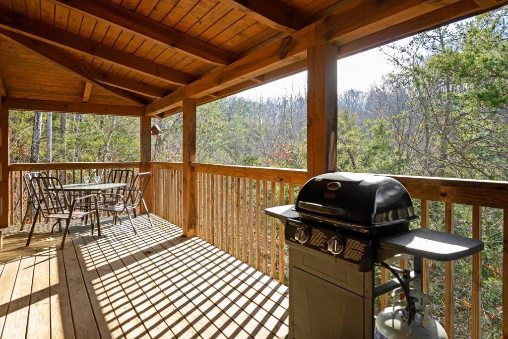 Beautiful 2 Bed Cabin With Hot Tub And Resort Pool Sevierville Luaran gambar