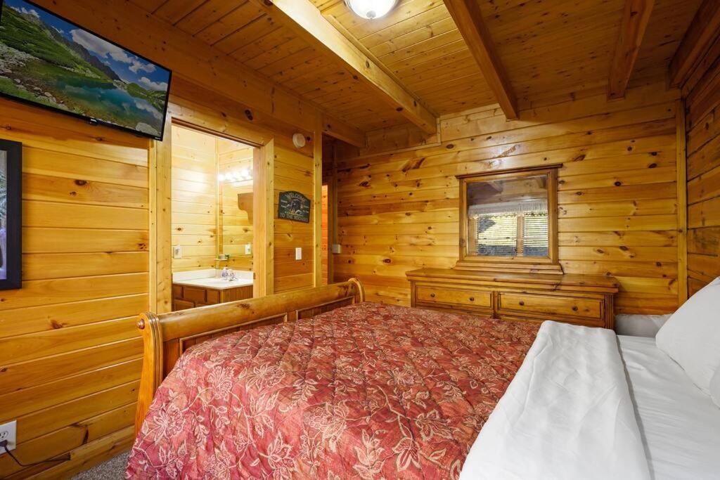 Beautiful 2 Bed Cabin With Hot Tub And Resort Pool Sevierville Luaran gambar