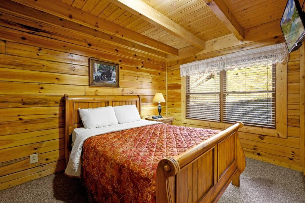 Beautiful 2 Bed Cabin With Hot Tub And Resort Pool Sevierville Luaran gambar
