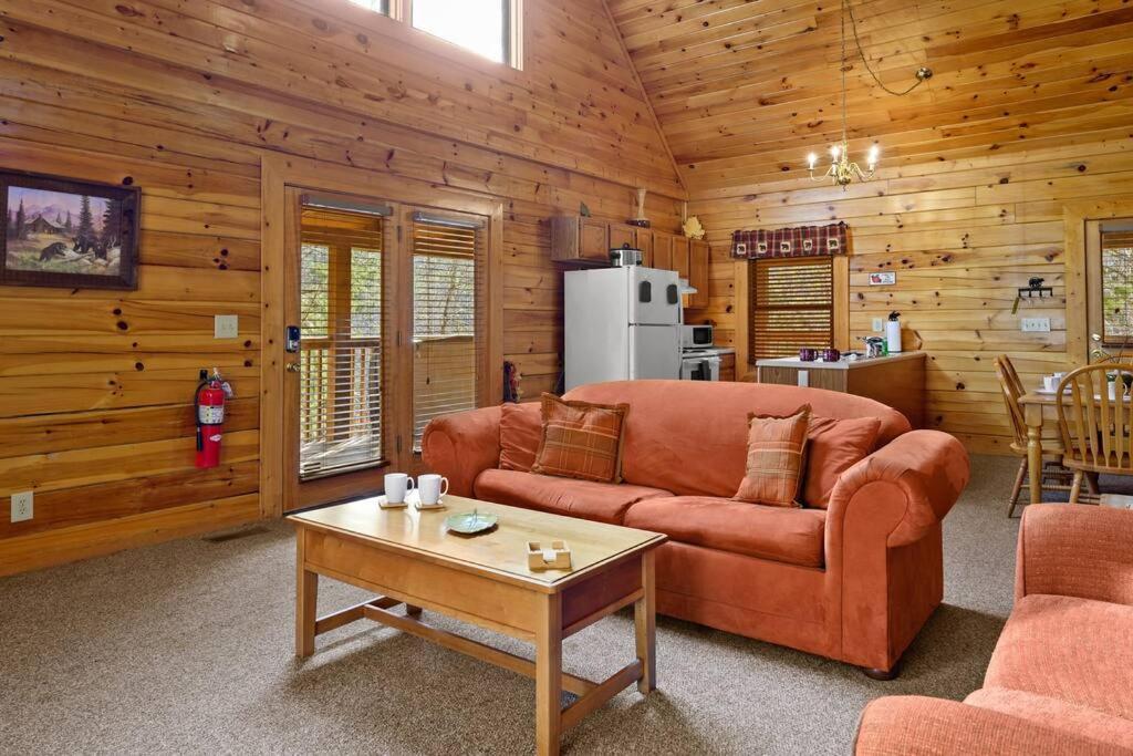 Beautiful 2 Bed Cabin With Hot Tub And Resort Pool Sevierville Luaran gambar