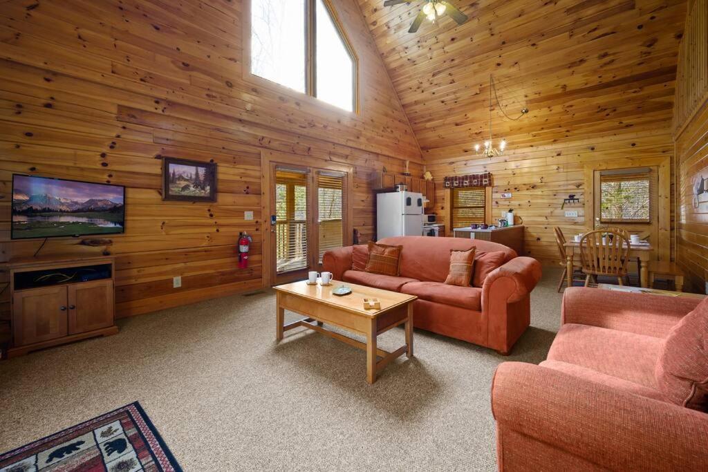 Beautiful 2 Bed Cabin With Hot Tub And Resort Pool Sevierville Luaran gambar