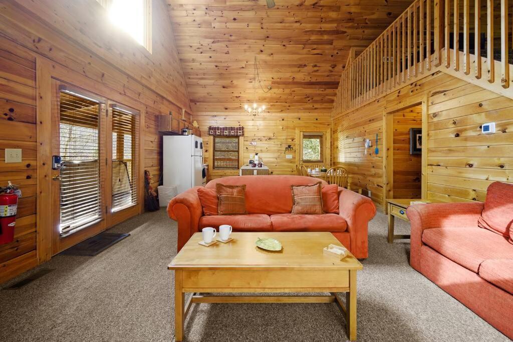 Beautiful 2 Bed Cabin With Hot Tub And Resort Pool Sevierville Luaran gambar