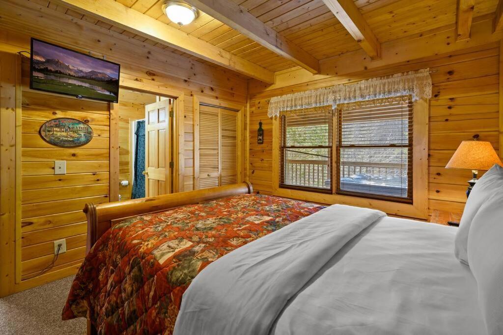 Beautiful 2 Bed Cabin With Hot Tub And Resort Pool Sevierville Luaran gambar